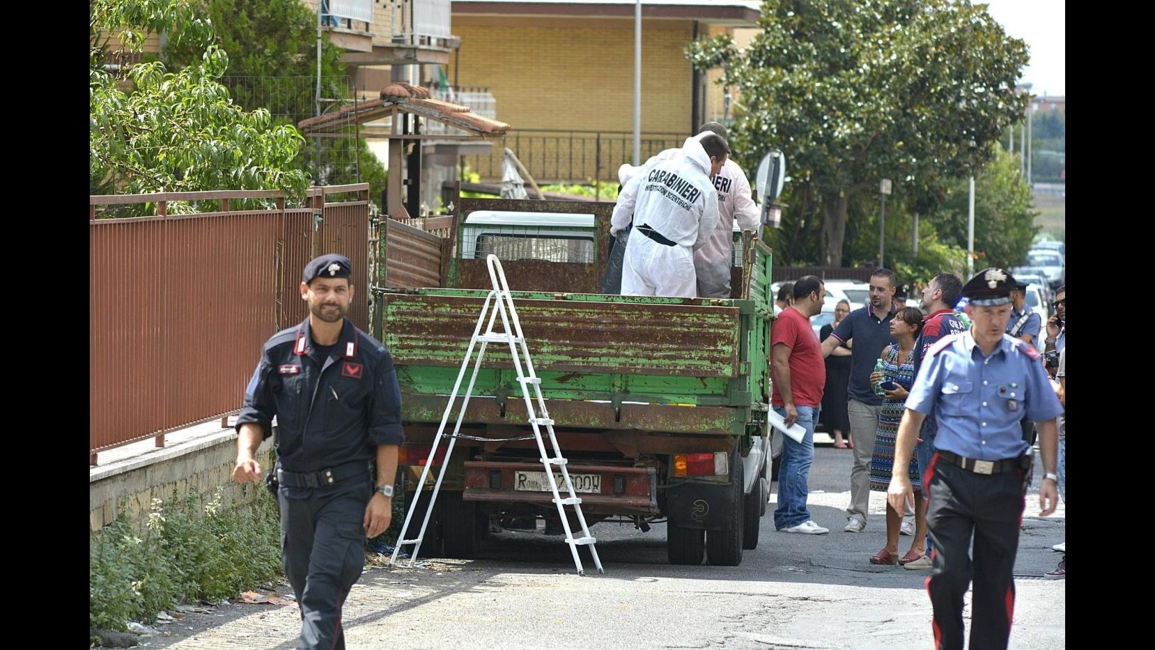Roma, cadavere trovato in furgone a Tor Bella Monaca