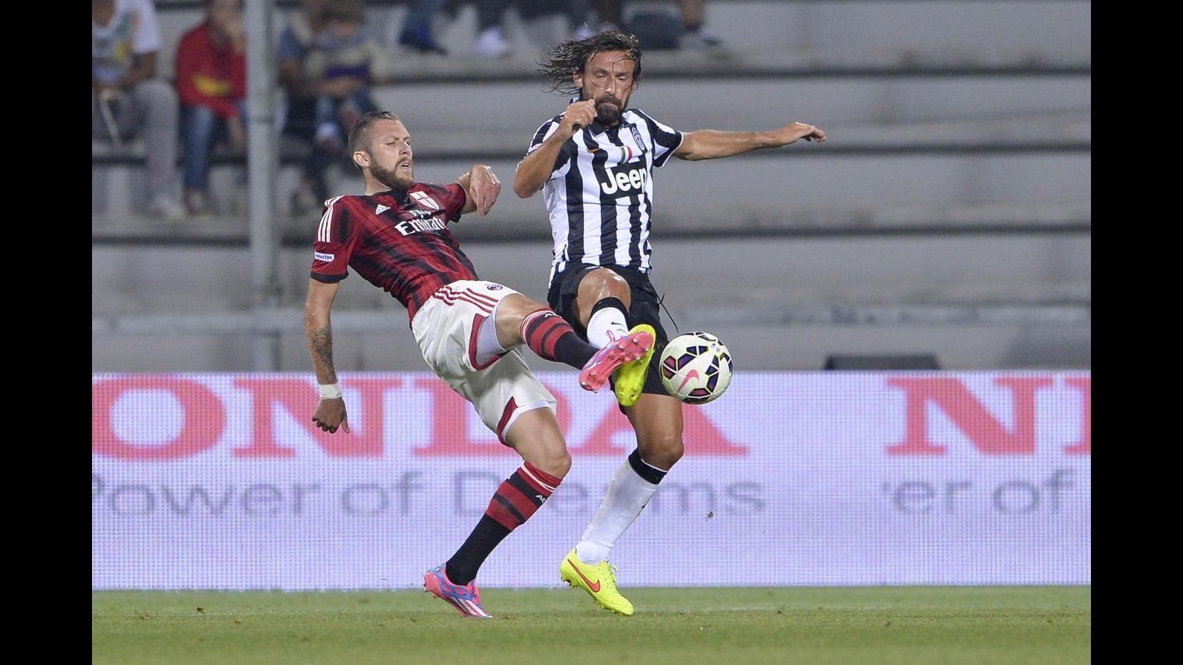 Juve, tegola per Allegri: stop 30 giorni per Pirlo, out per esordio in campionato e Champions