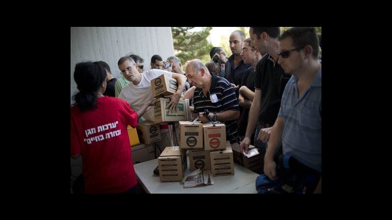 Siria, Israele aumenta difese. Tra popolazione corsa a maschere antigas
