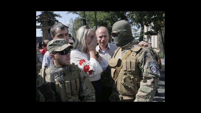 Ucraina, colpi mortaio di ribelli contro città in mano a governo