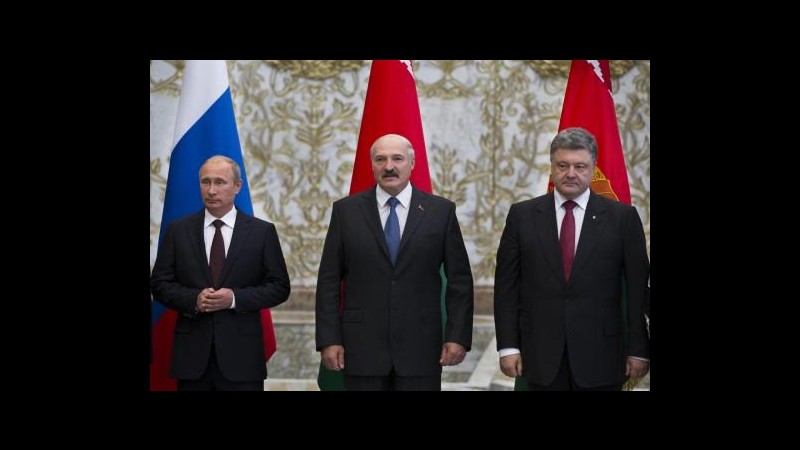 Ucraina, incontro Putin-Poroshenko a Minsk: da Mosca sostegno a piano pace