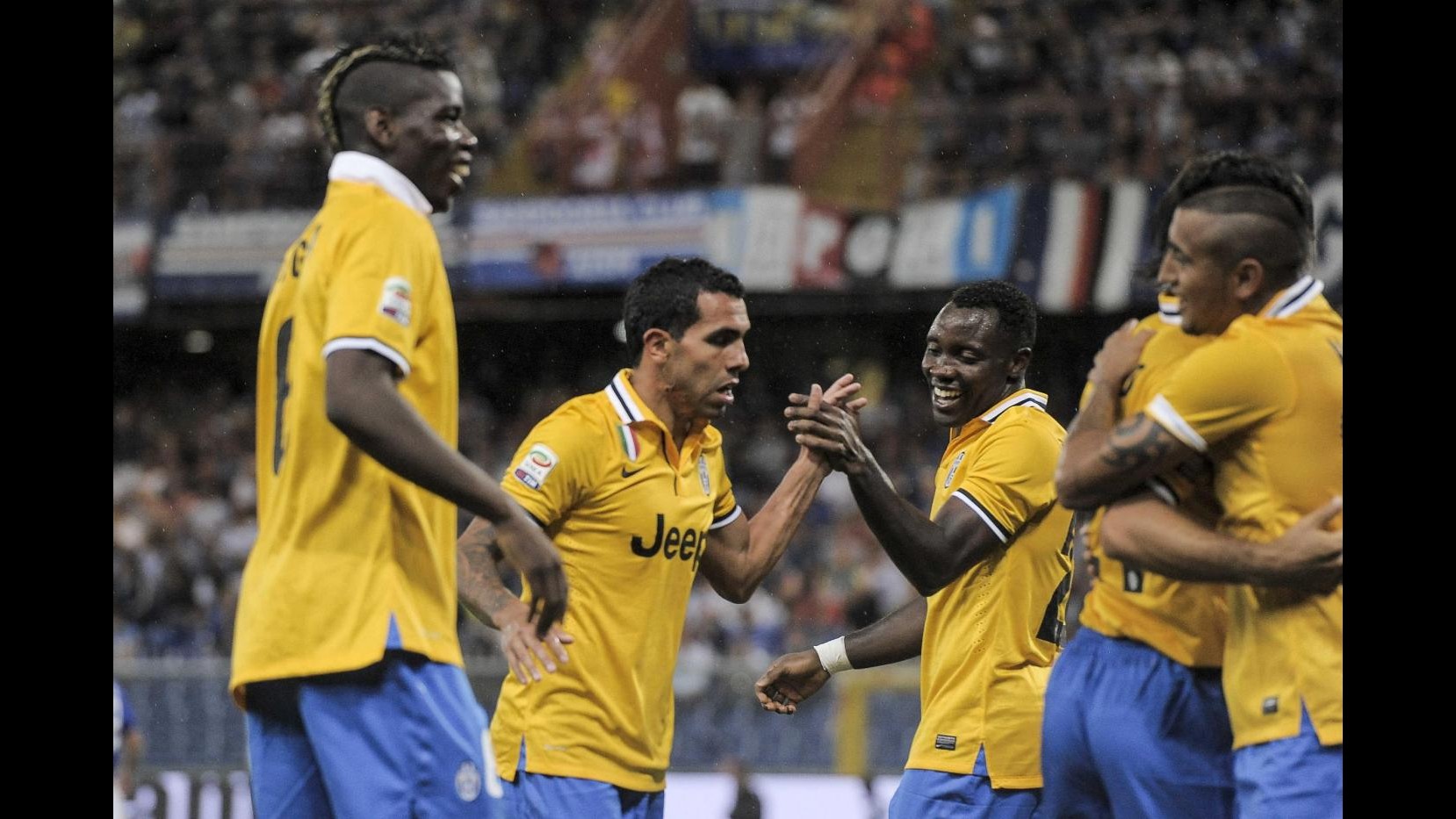 Serie A al via, la Juve passa sul campo della Samp: Tevez in gol subito decisivo