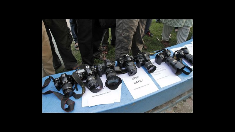 India, 2° arresto per stupro fotoreporter a Mumbai, 3 ancora ricercati