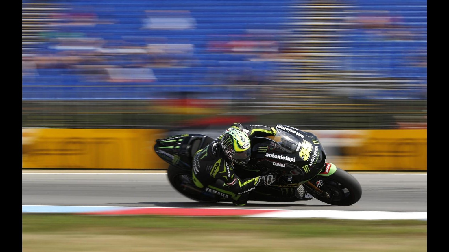 MotoGp, Rep. Ceca: Crutchlow al comando in 3/e libere, Rossi 4°