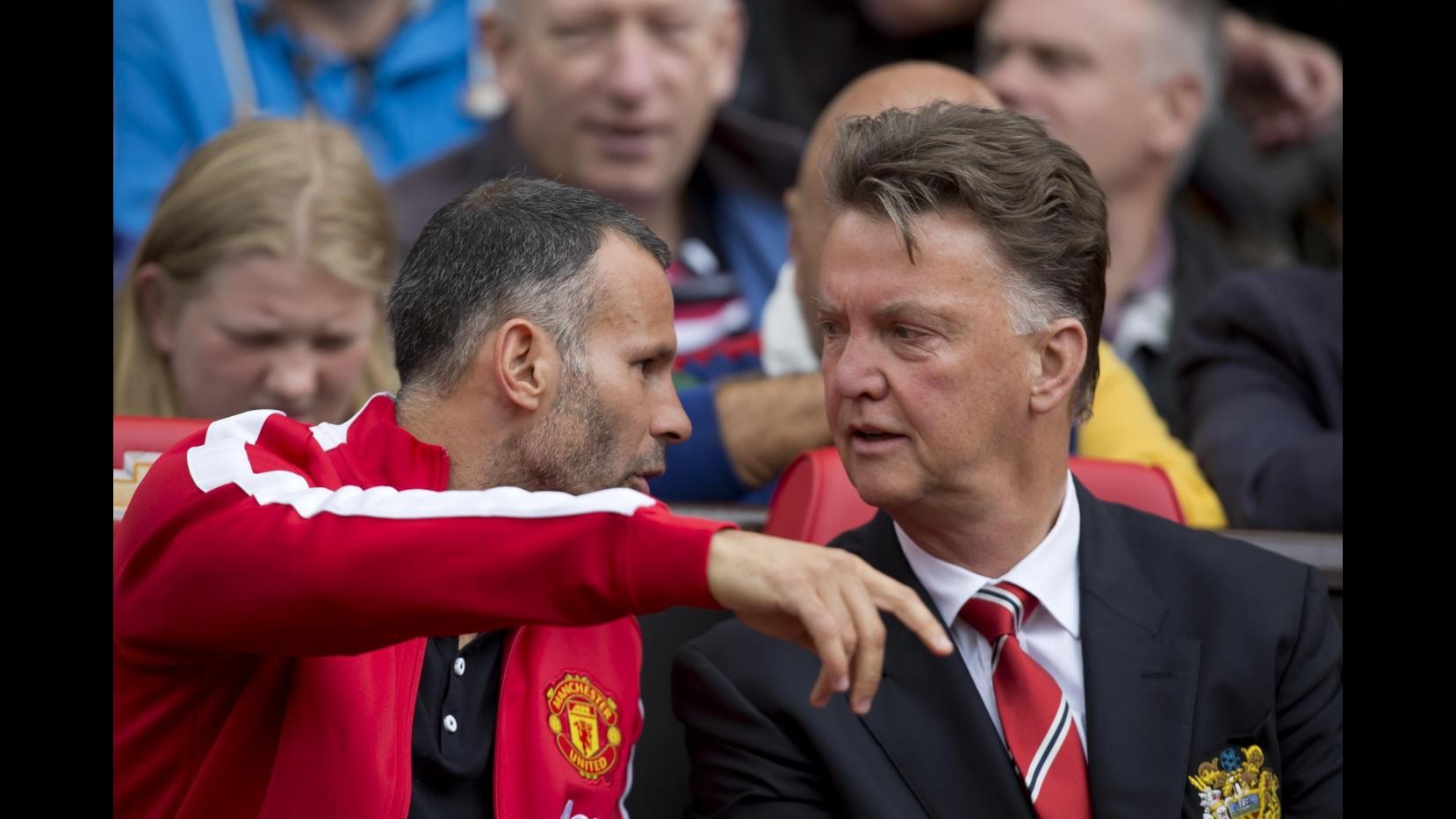 Manchester Utd scatenato, Van Gaal: Di Maria? Non solo lui, vorrei anche Vidal