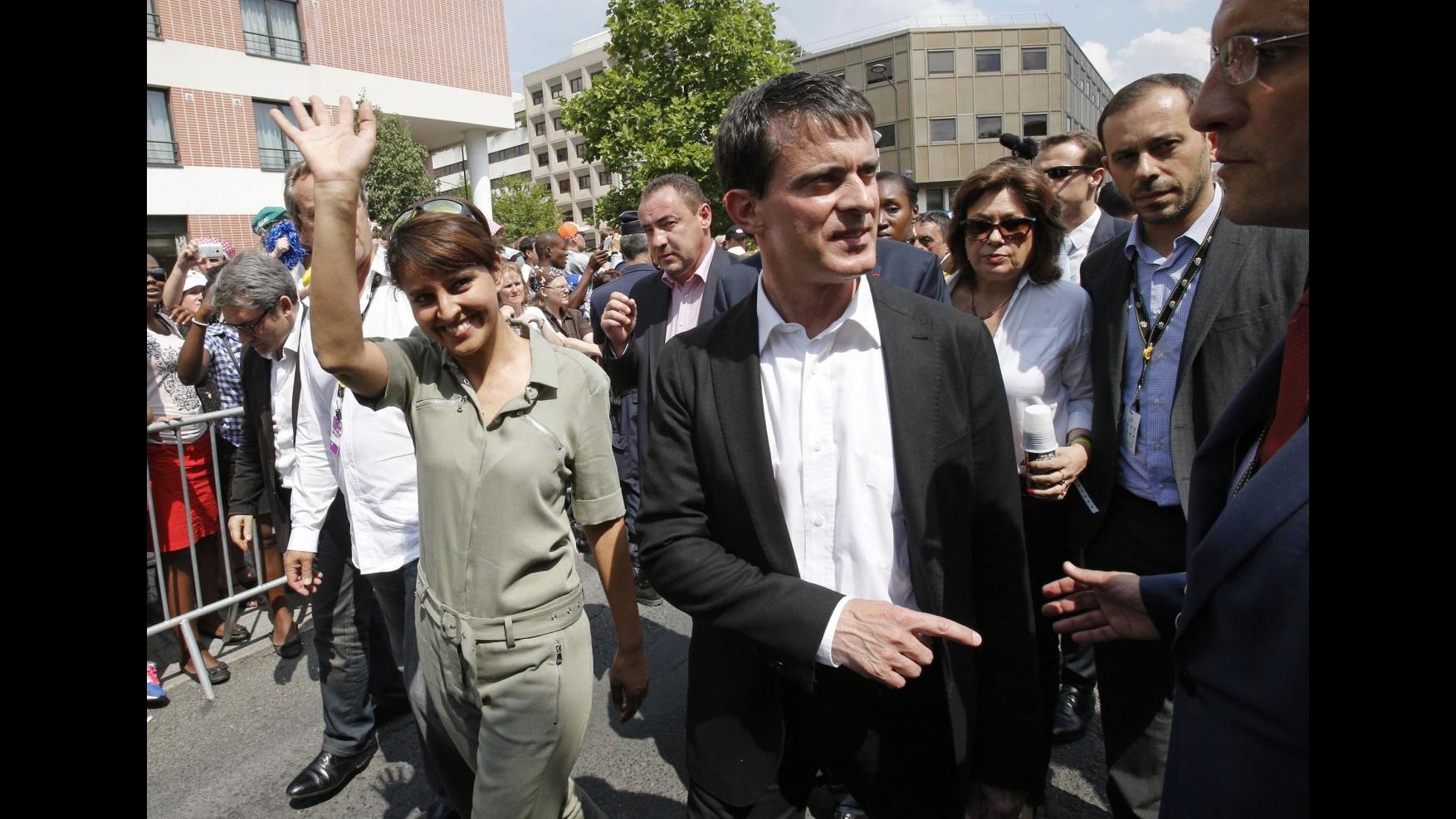 Francia, il premier Manuel Valls si dimetteHollande gli chiede di formare nuovo governo