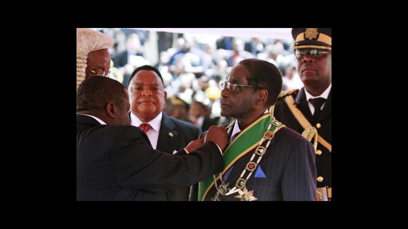 Zimbabwe, Mugabe si insedia per nuovo mandato, opposizione boicotta