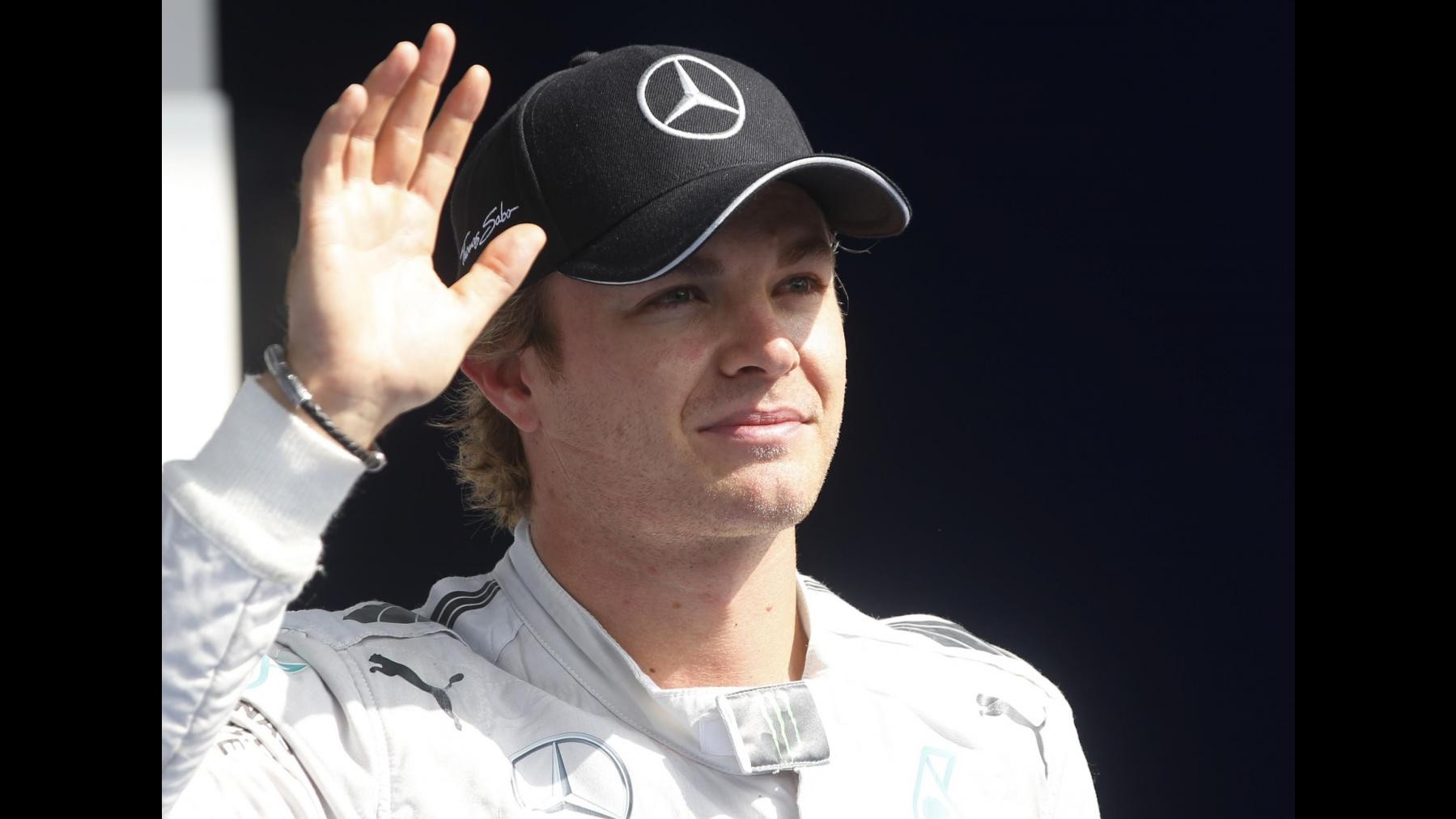 F1, Rosberg fischiato da pubblico in Belgio per contatto con Hamilton