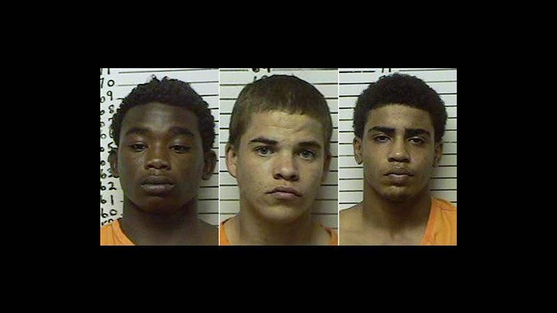 Usa, uccidono per noia studente in strada: incriminati tre ragazzi