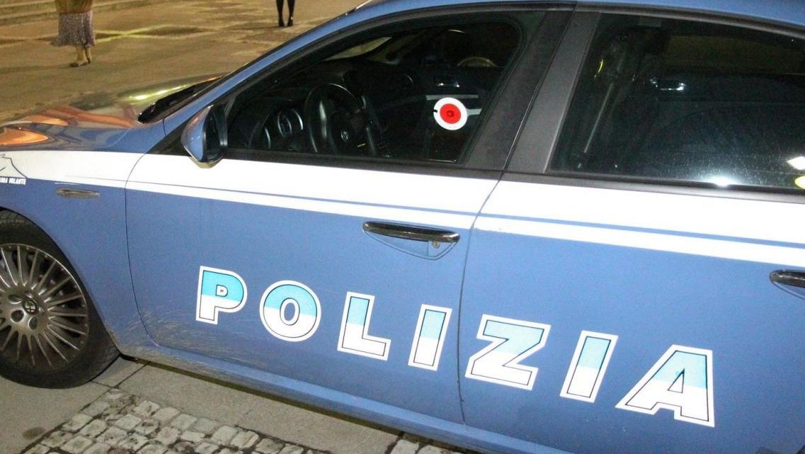 Torino, immobilizzano commessi in negozio: 3 arresti per tentata rapina