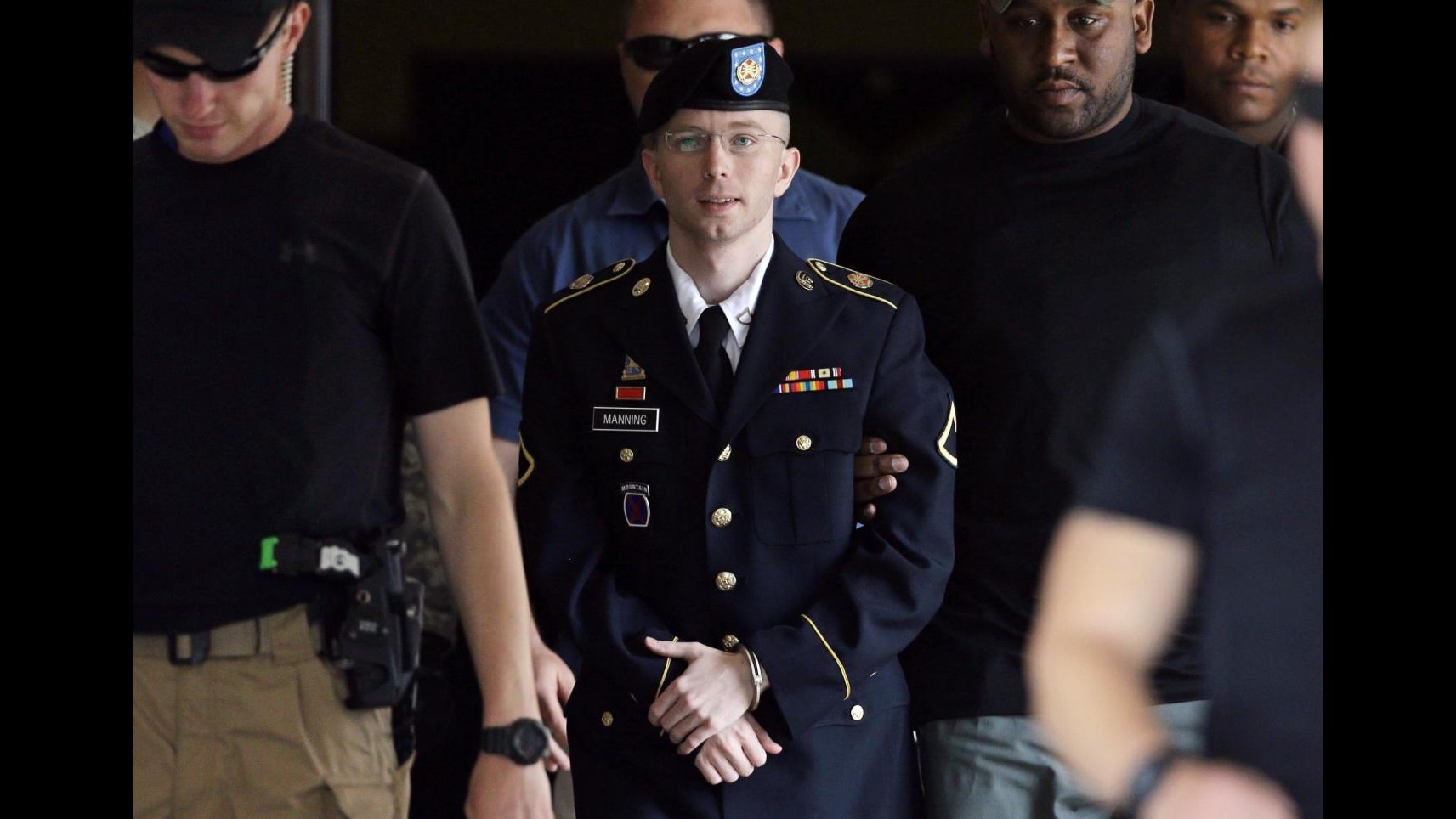 WikiLeaks, procura militare chiede 60 anni di carcere per Manning