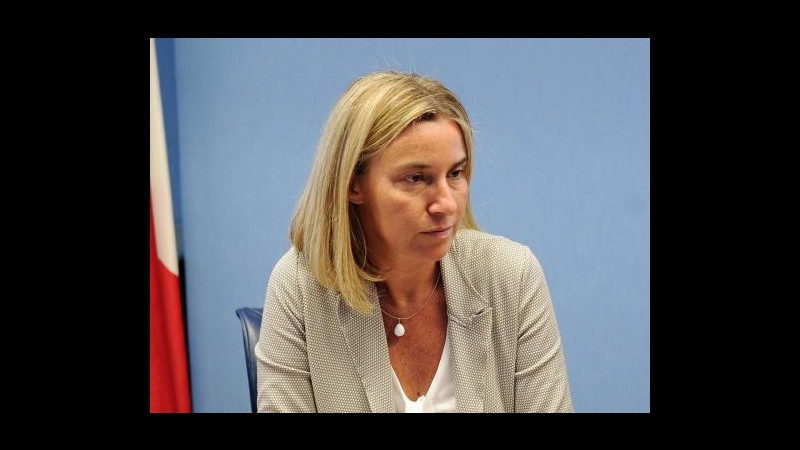 In 6 mesi 49 missioni per Mogherini, molti viaggi in economy
