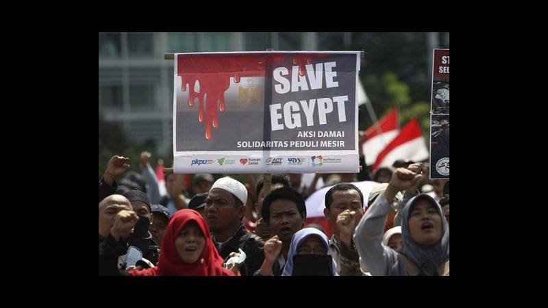 In Indonesia mille in piazza contro massacro in Egitto