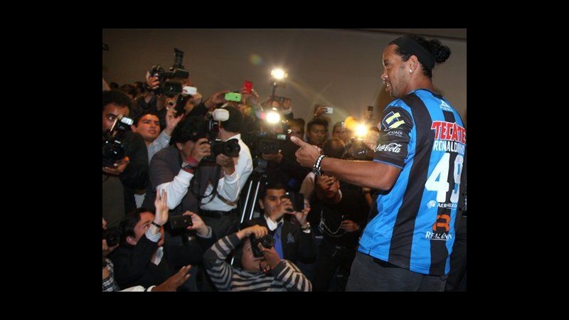 Ronaldinho si presenta al Queretaro: Voglio vincere anche in Messico
