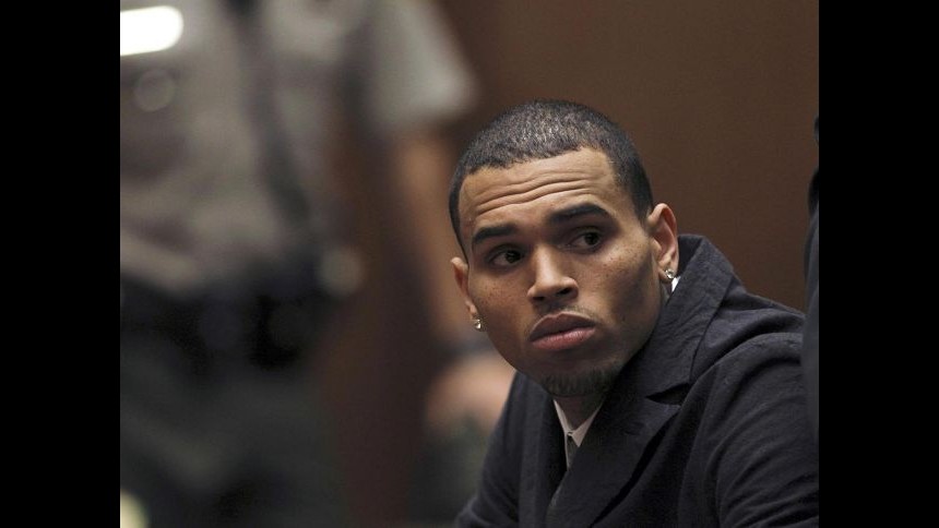 Chris Brown condannato a 1000 ore di lavori socialmente utili