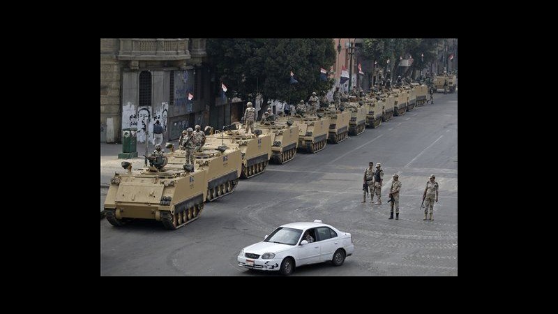 Egitto, spari al Cairo vicino piazza Ramses, lacrimogeni su corteo