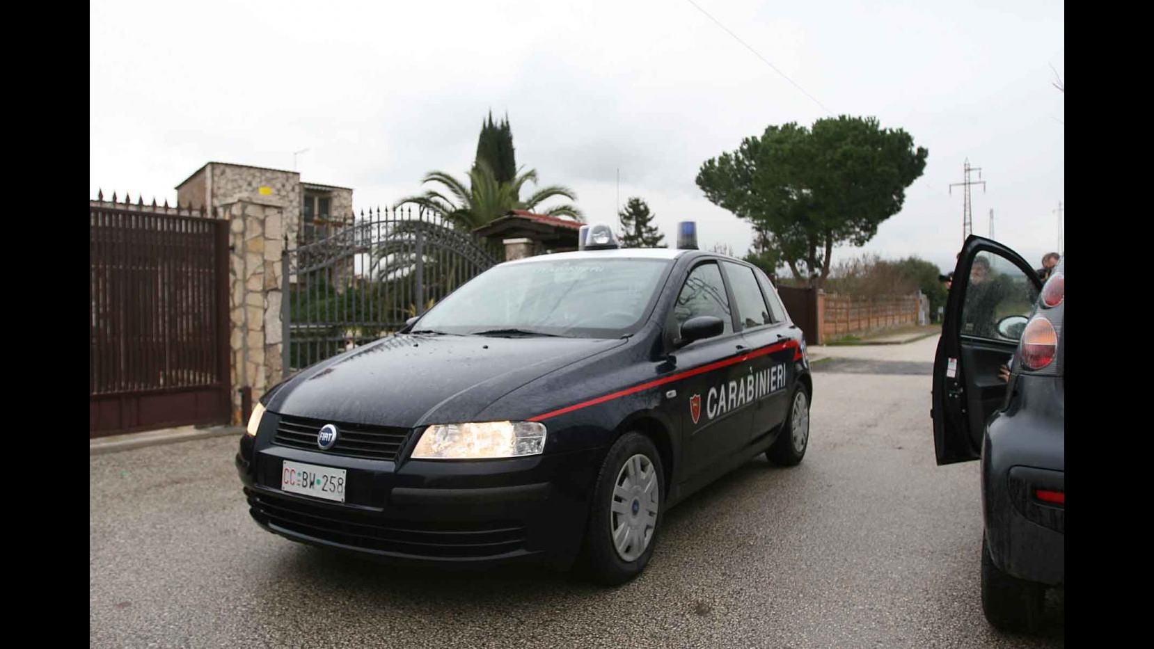Roma, baby gang picchia e rapina coetaneo: fermati 8 minori a Tivoli