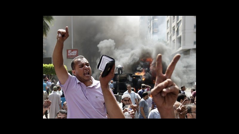 Egitto, scontri dopo sgombri sit in pro Morsi: morti e feriti