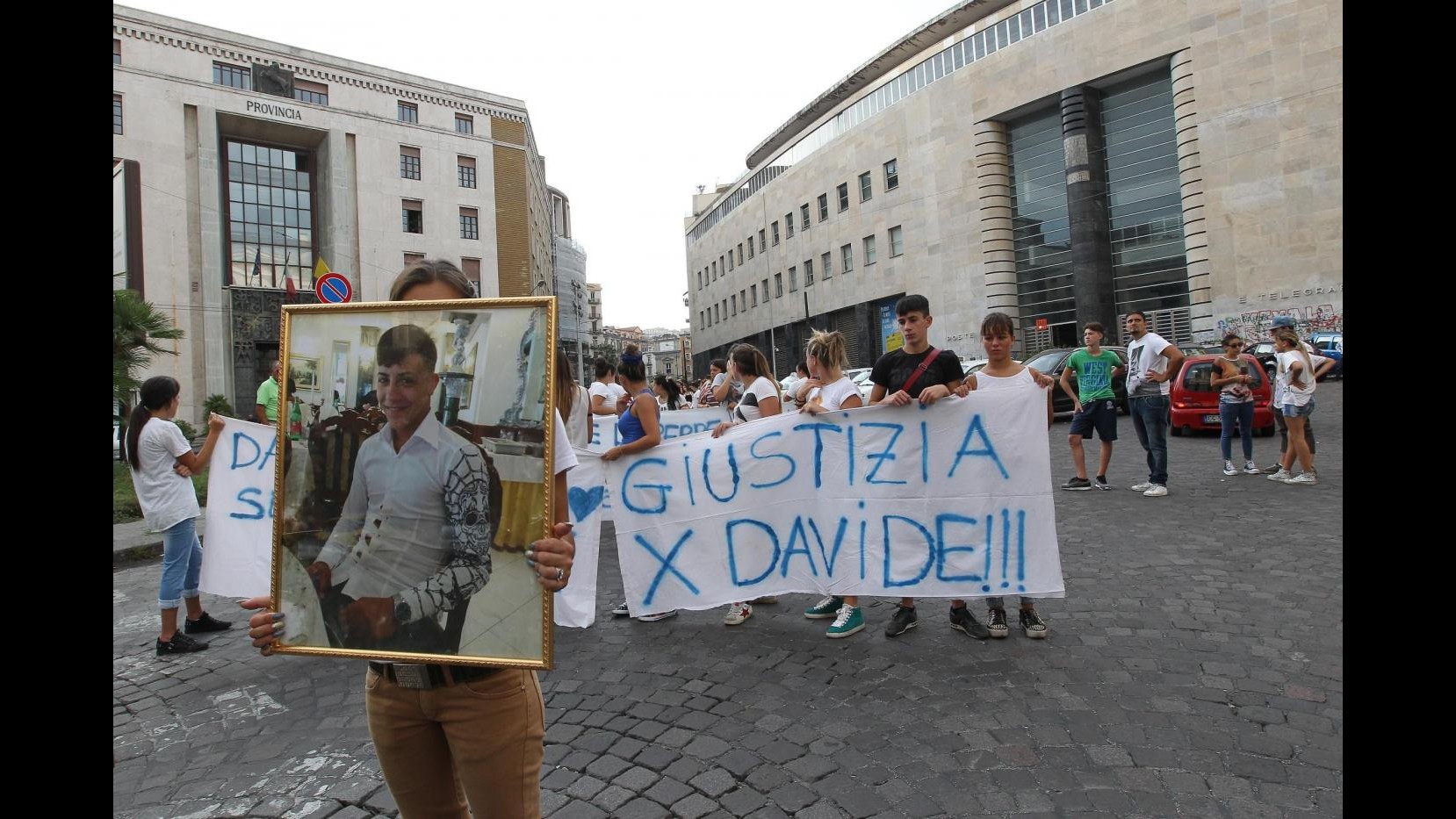 Napoli, legale famiglia 17enne ucciso: Non siano i carabinieri a indagare