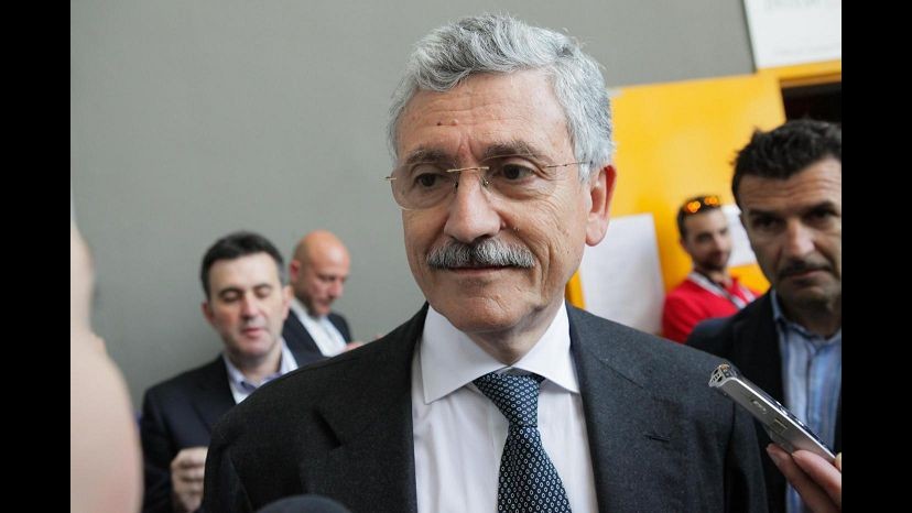 D’Alema attacca Renzi: Più gentile con Berlusconi che con dirigenti Pd