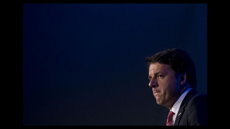 Renzi: Troppo grasso che cola nel pubblico. Vanno aiutate le industrie