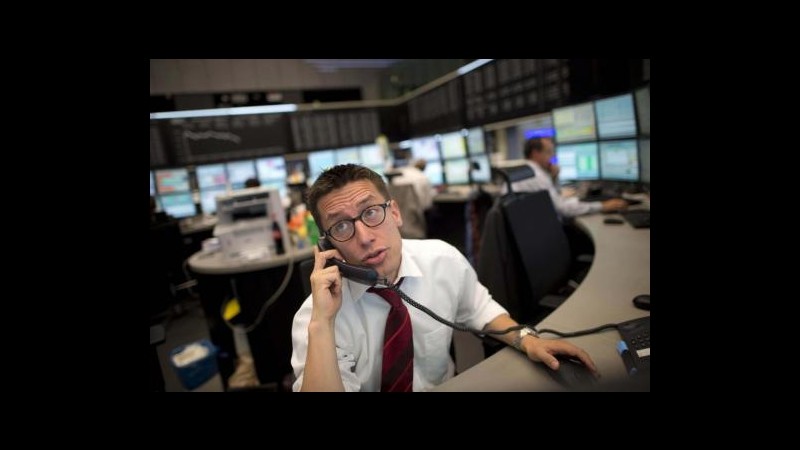Borsa, Milano chiude debole: brilla A2A, contrastate banche