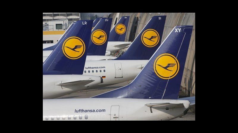 Lufthansa, cancellati oltre 200 voli per sciopero piloti a Francoforte