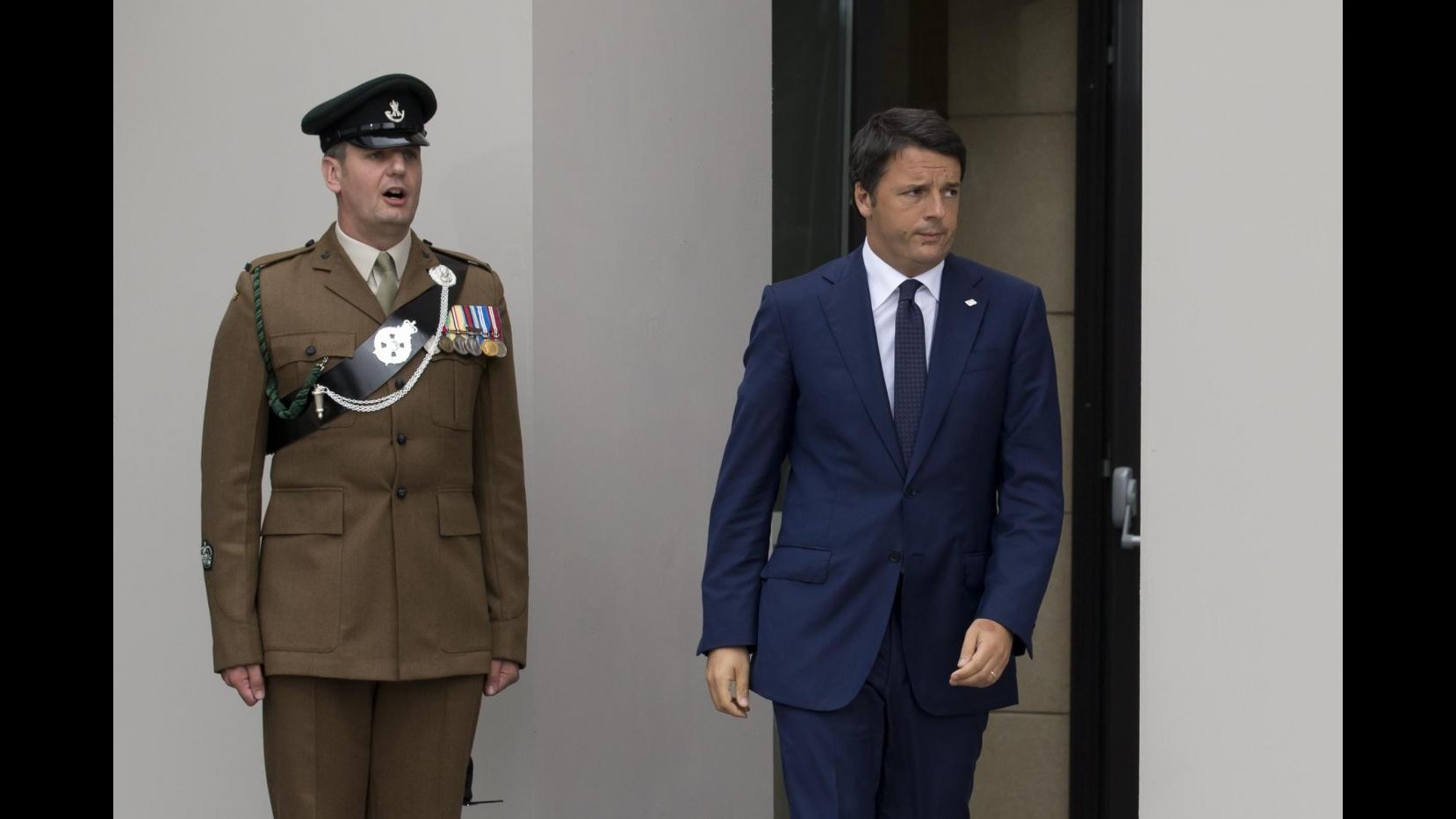 P.a., Renzi: Riceverò polizia ma non accetto ricatti
