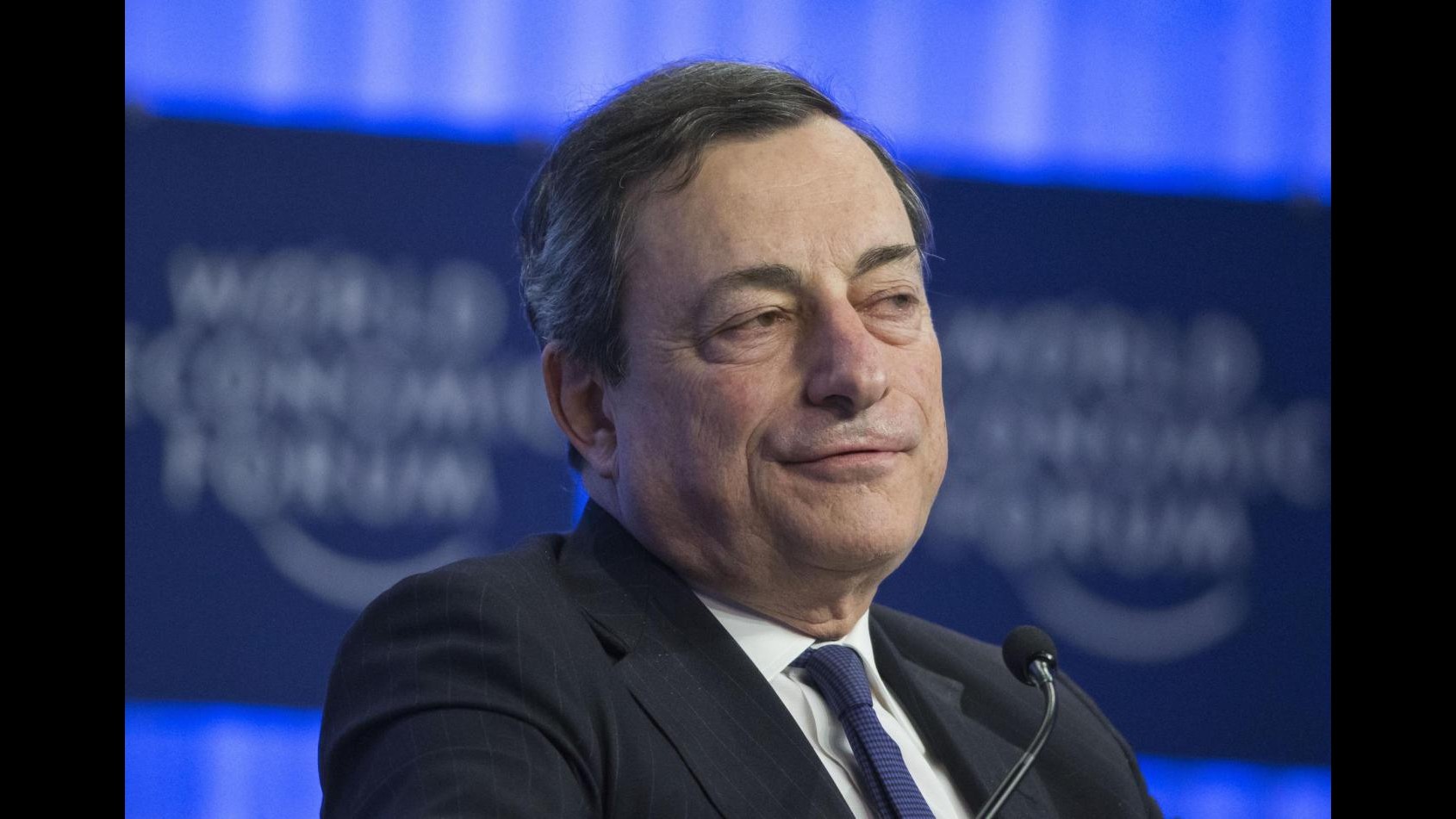 Draghi: Rischi su eurozona restano orientati al ribasso