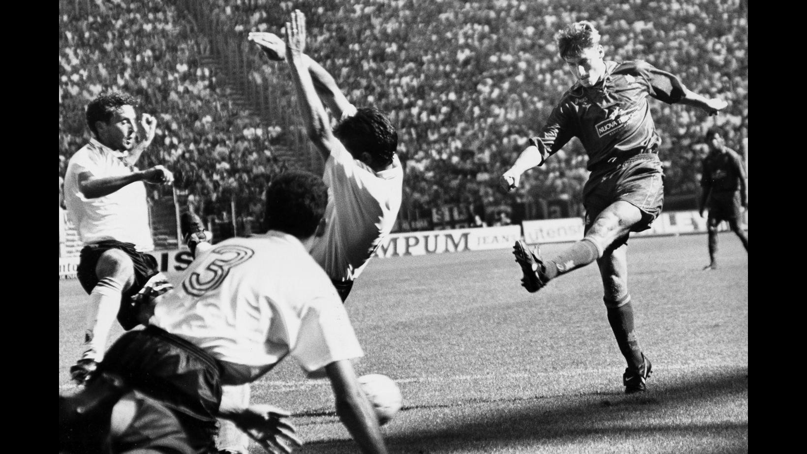 Roma, 20 anni fa il primo gol di Francesco Totti in Serie A