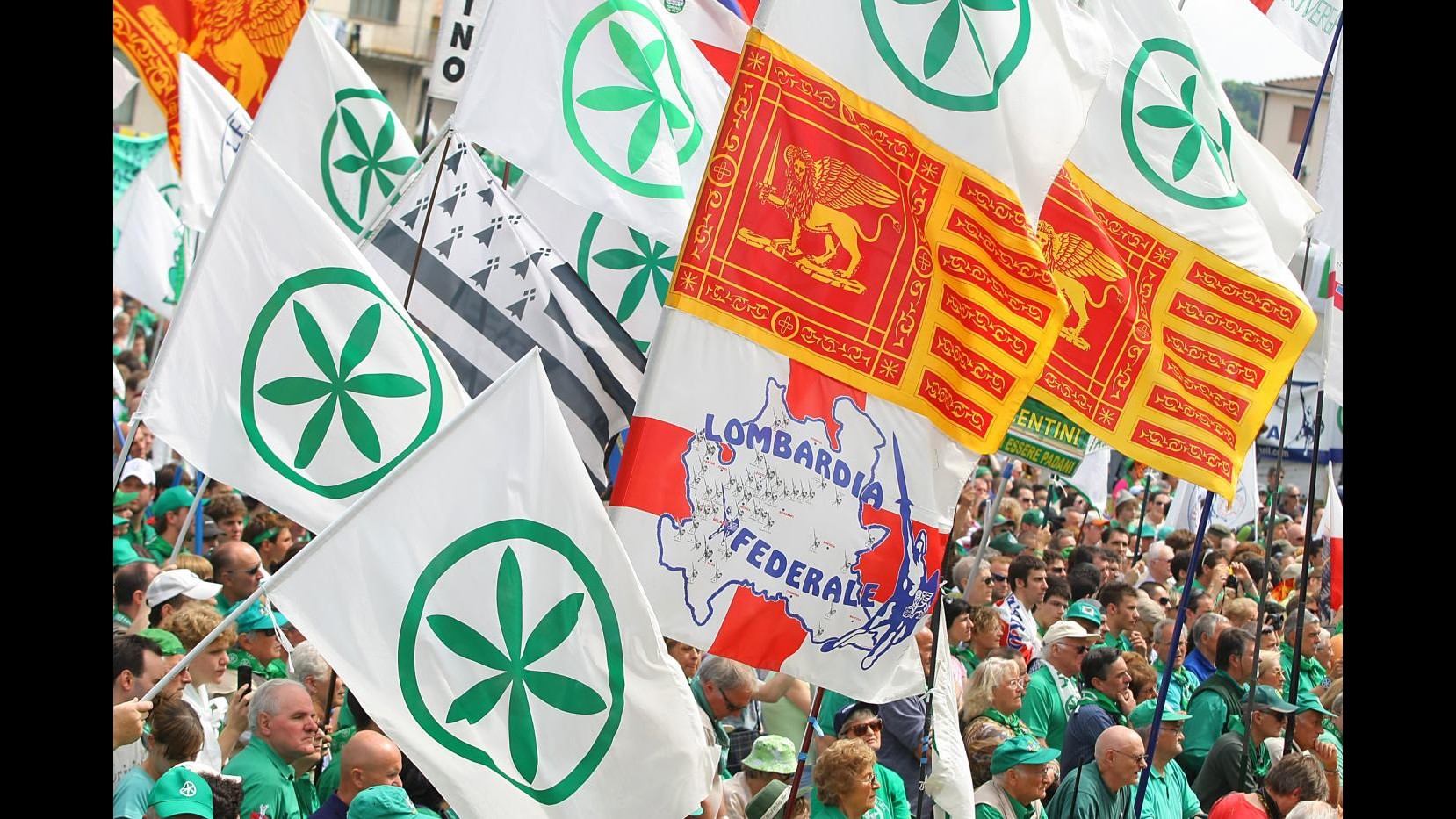 Consulta, Lega Nord vota scheda bianca