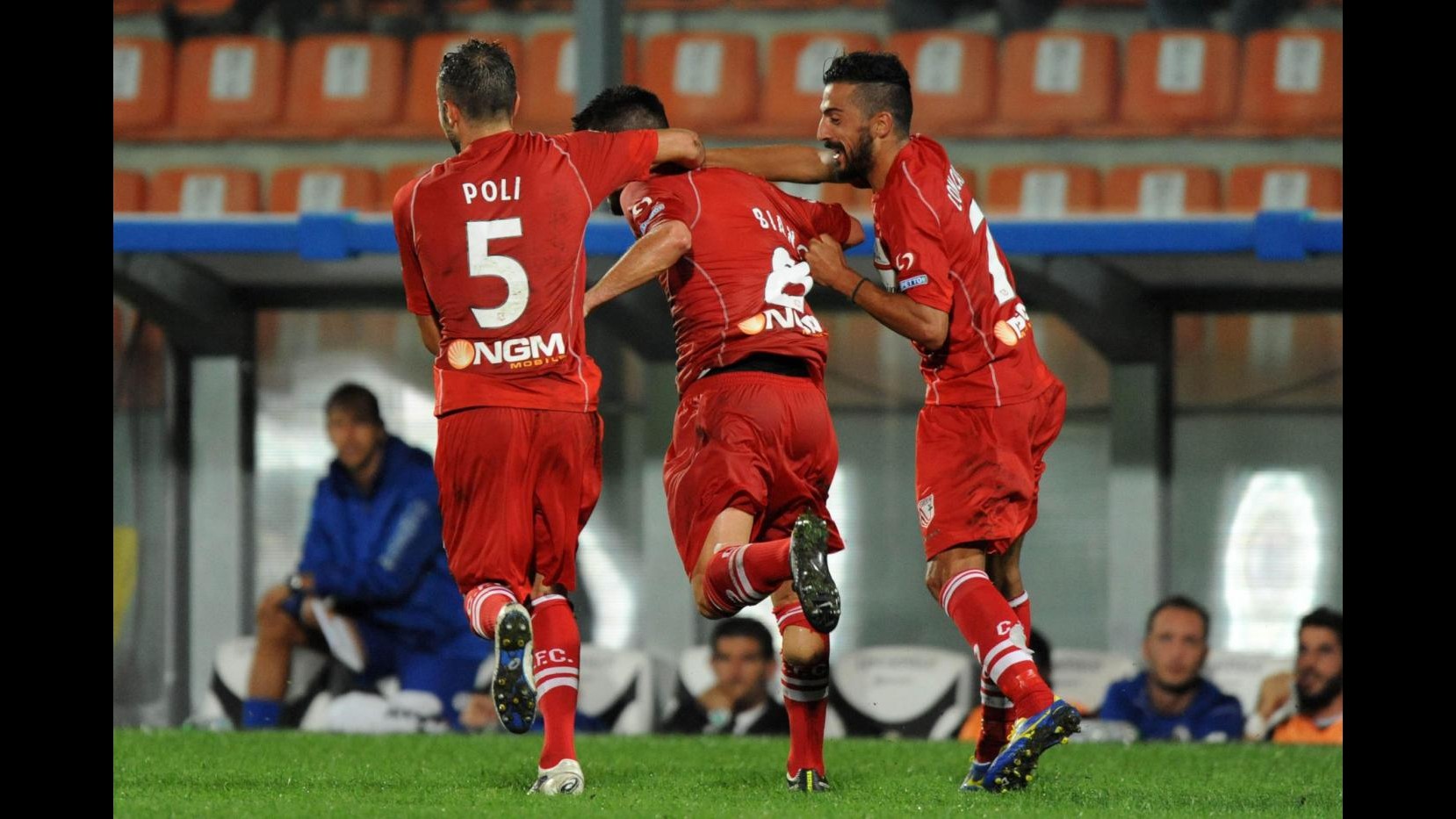 Serie B, Spezia-Carpi 1-2 nell’anticipo