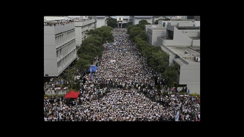 Hong Kong, studenti in protesta contro mancate riforme elettorali