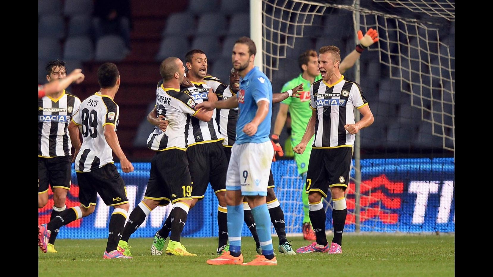 Serie A, incubo Napoli: azzurri ko contro Udinese, decide Danilo. Benitez rischia?