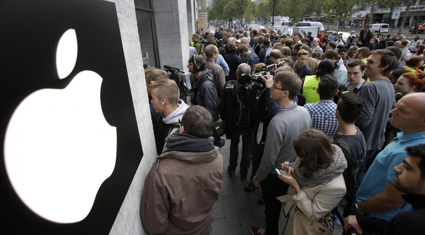 Berlino, colpo all’Apple store: portano via l’incasso alla guardia