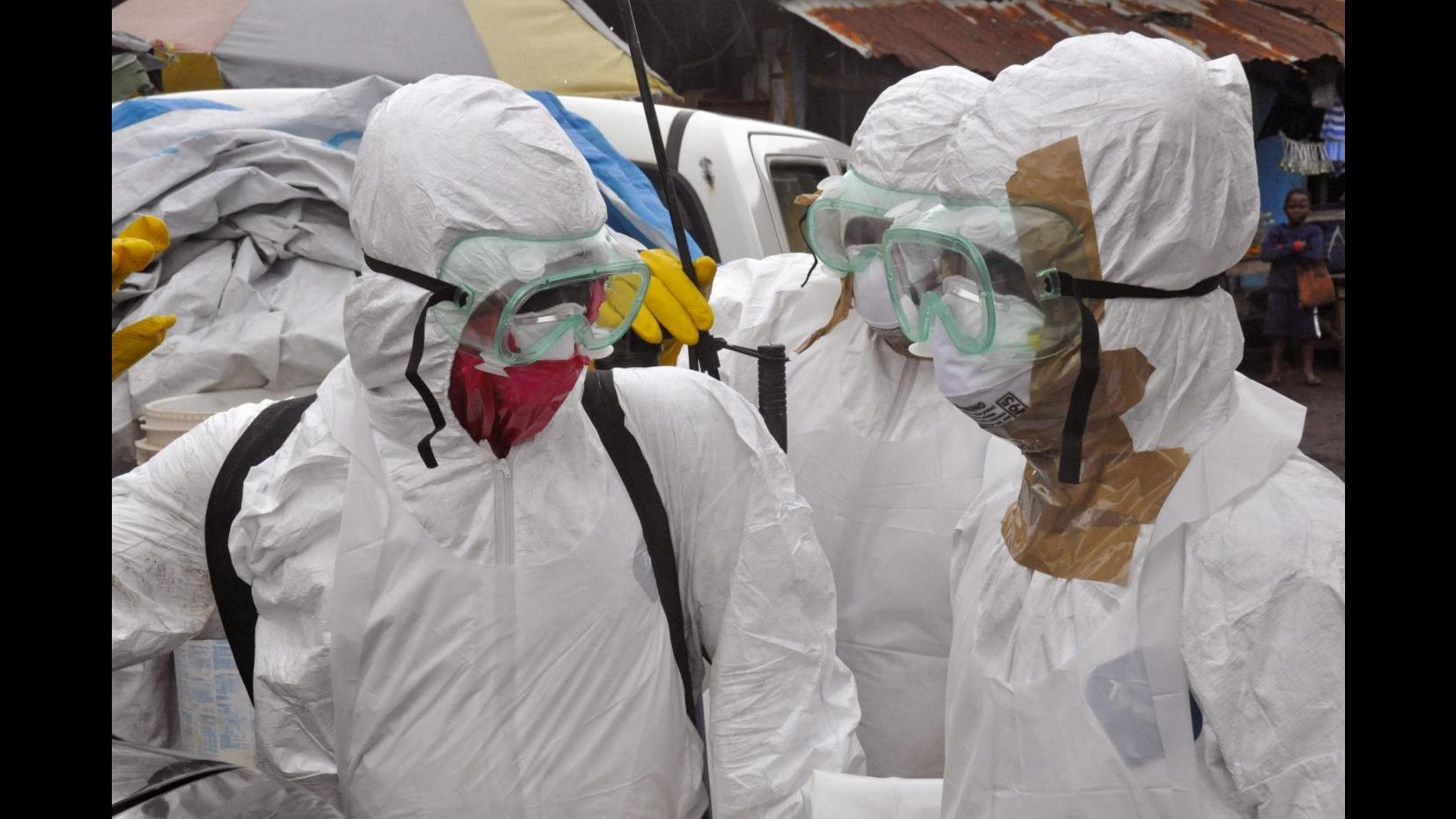 Ebola, Oms: Sale bilancio vittime a 2.600 morti, 700 nuovi malati