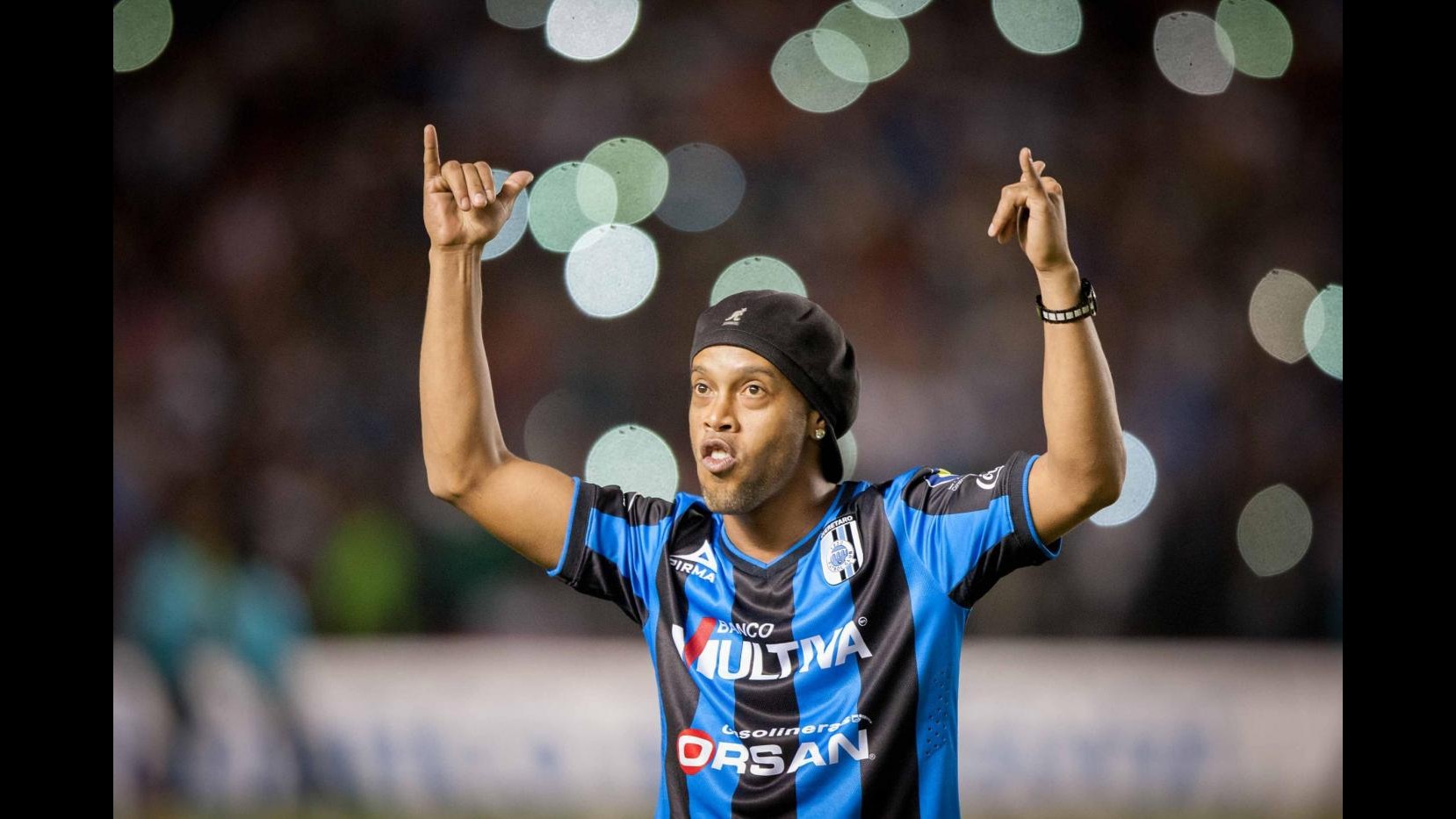 Messico, Ronaldinho sbaglia rigore all’esordio: Queretaro ko in casa