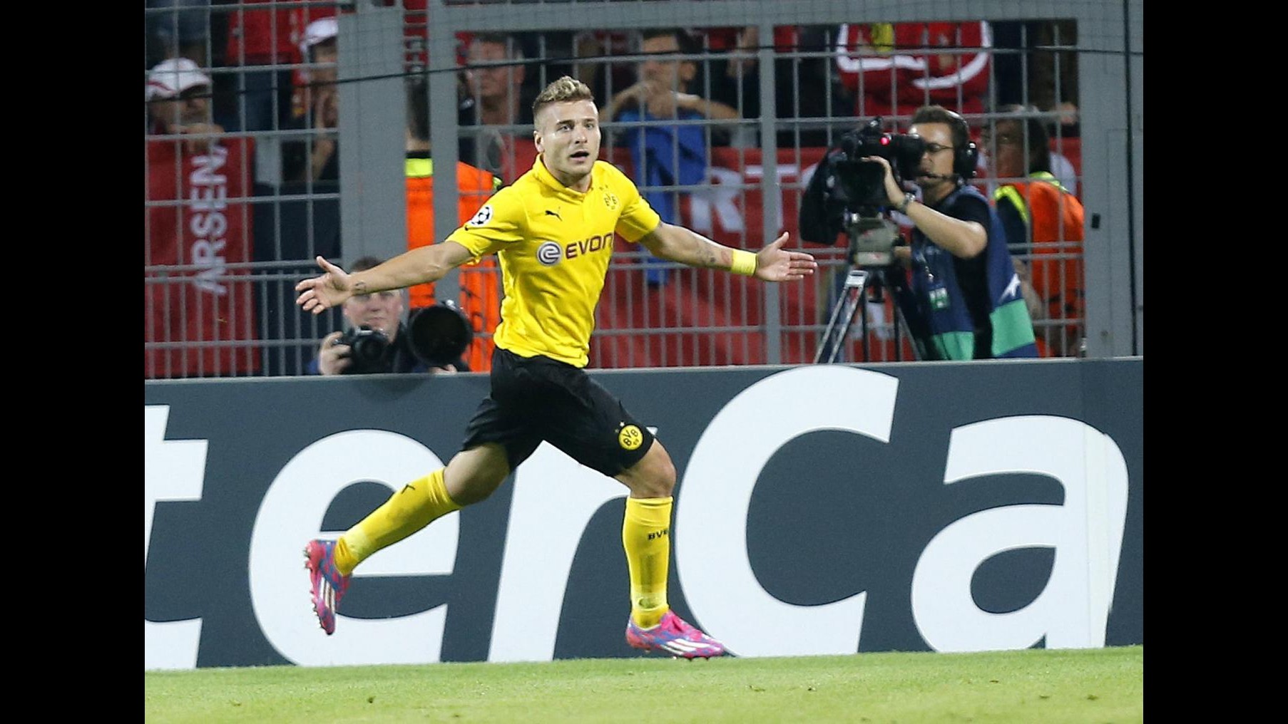 Calcio, gioia Immobile dopo rete in Champions: Giornata perfetta