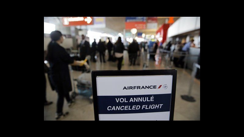 Francia, governo chiede a piloti di Air France di sospendere sciopero