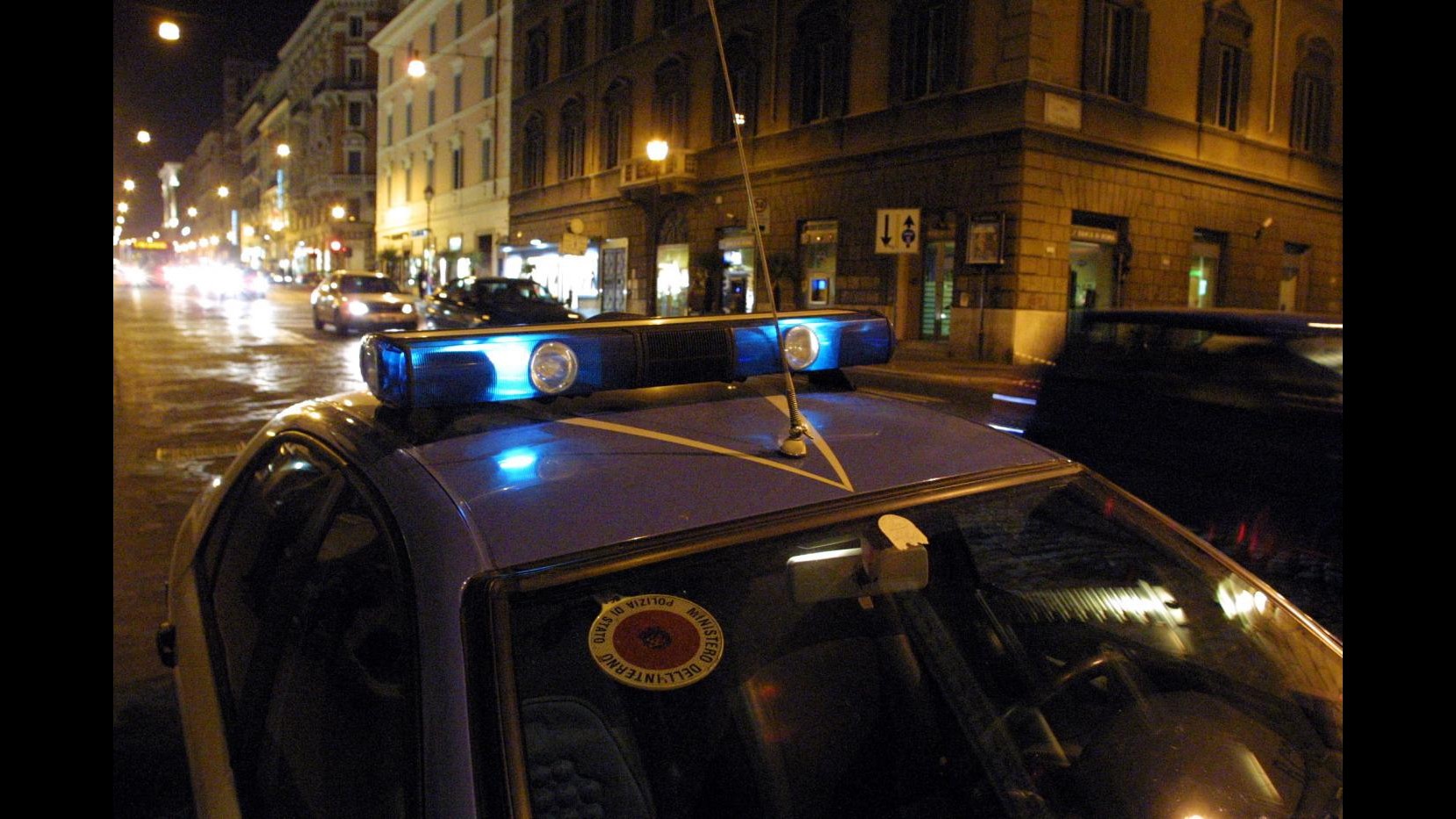 Nuoro, traffico di euro falsi e droga: polizia arresta 28 persone