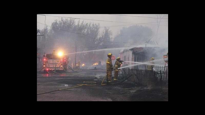 Incendi in California: mille evacuati, in fiamme 100 case e 1.200 ettari