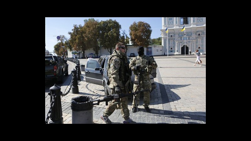 Ucraina, telefonata Merkel-Putin: Cruciale rispettare tregua