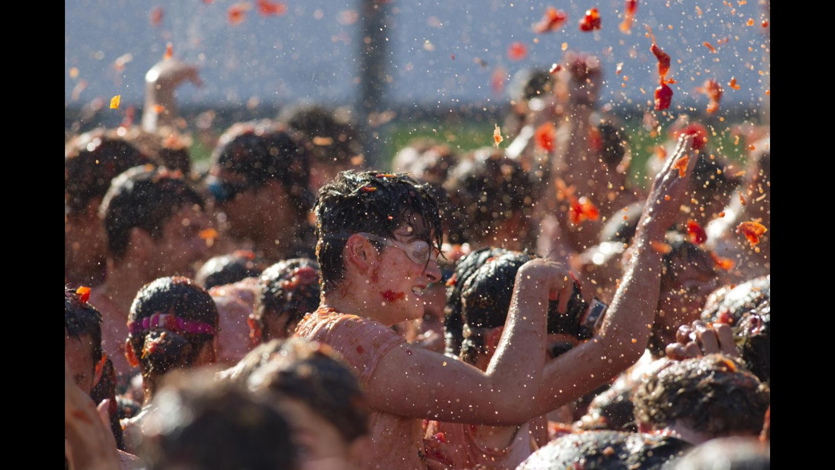 Olanda, ad Amsterdam oggi la Tomatina contro il boicottaggio russo FOTO