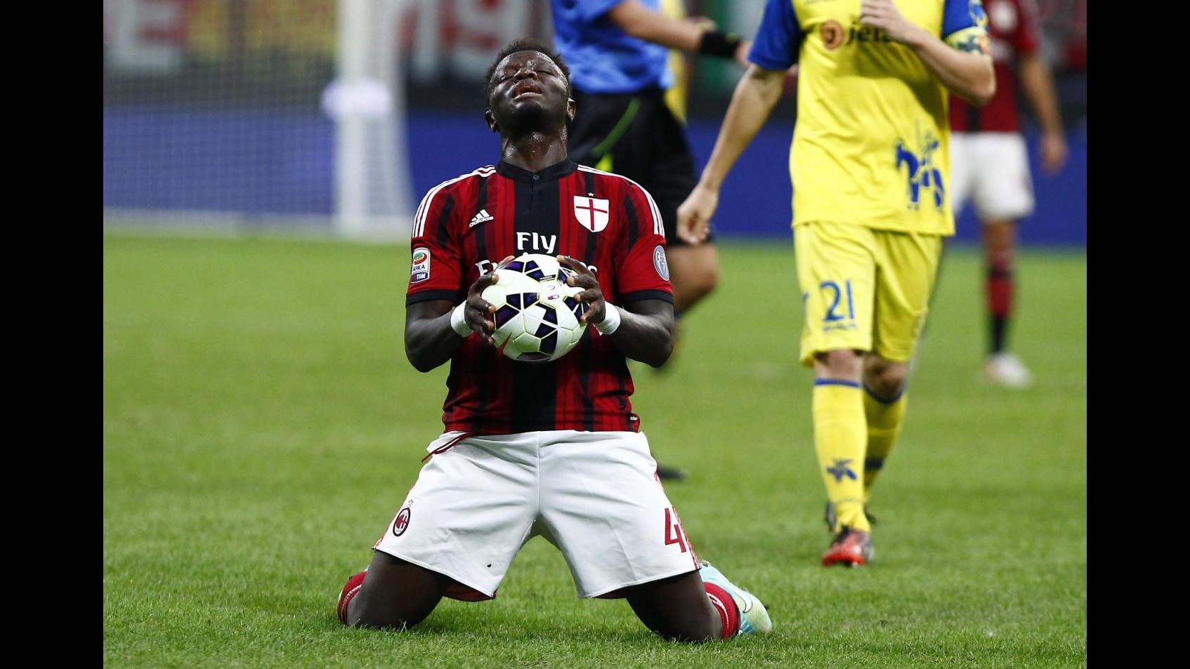 Serie A, Inzaghi ritrova il Milan: Muntari-Honda stendono il Chievo, in ombra Torres