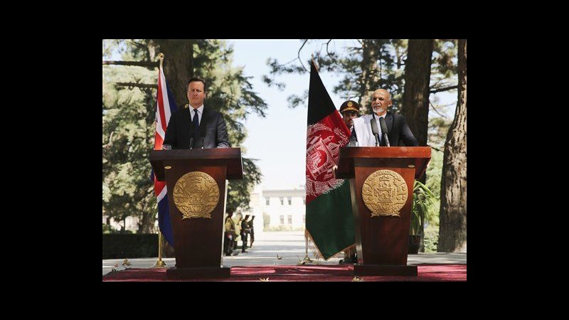 Afghanistan, Cameron: Ruolo per talebani in futuro se depongono armi