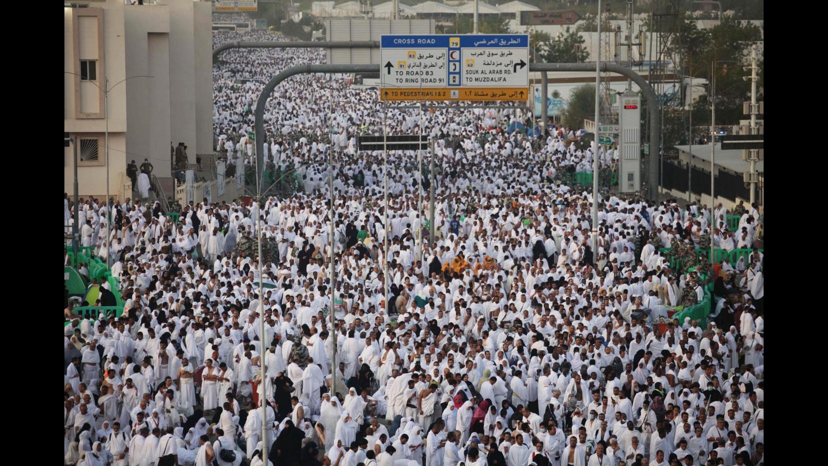 Arabia Saudita, 2 milioni musulmani sul monte Arafat per pellegrinaggio