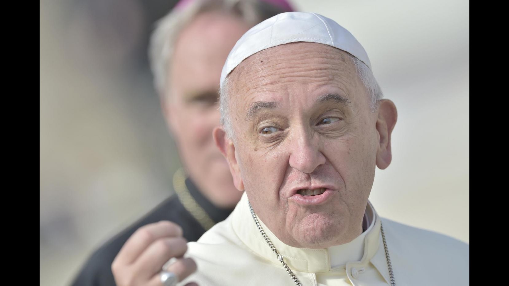 Vaticano, Papa: Basta vescovi che prendono gli espulsi dai seminari