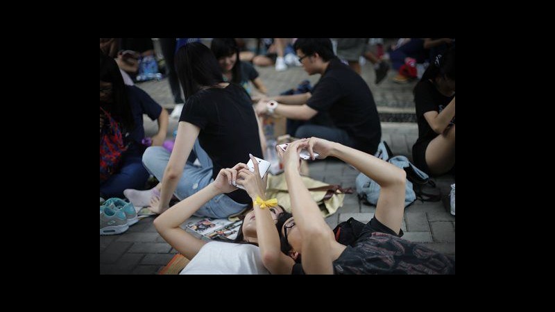 Hong Kong, esperti: Pechino usa app smartphone per spiare manifestanti