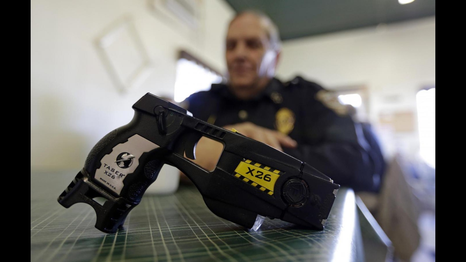Sì alla pistola elettrica Taser in Commission giustizia alla Camera