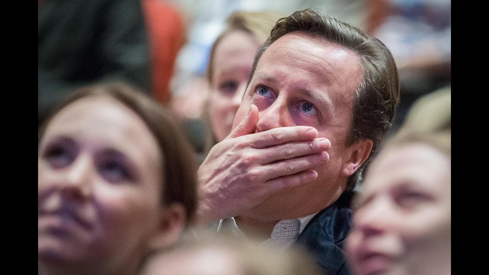 Hong Kong, Cameron: Profondamente preoccupato per situazione
